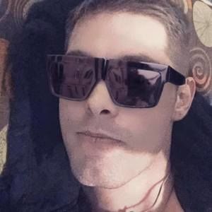 Meet your Posher, Carlos